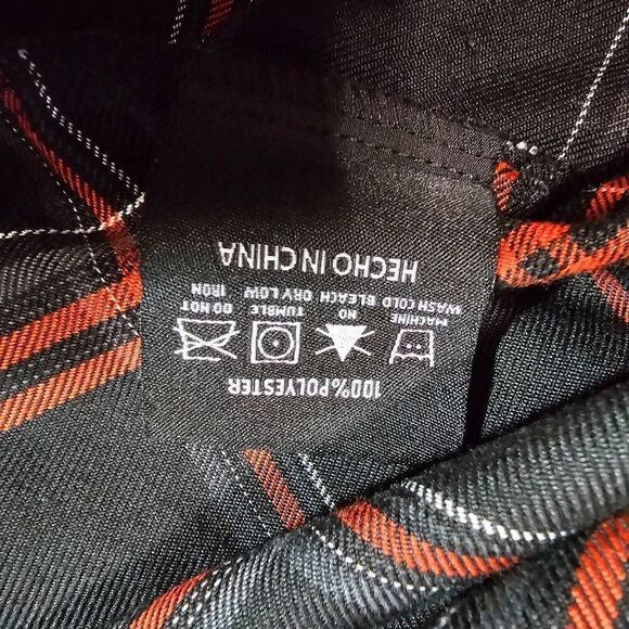 DIXXON FLANNEL COMPANY BLACK RED GRAY PLAID TARTAN 100% POLYESTER WOMENS SIZE M - Picture 7 of 7